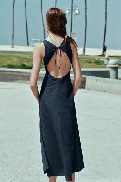 VESTIDO MIDI CON LINO ESPALDA DESCUBIERTA